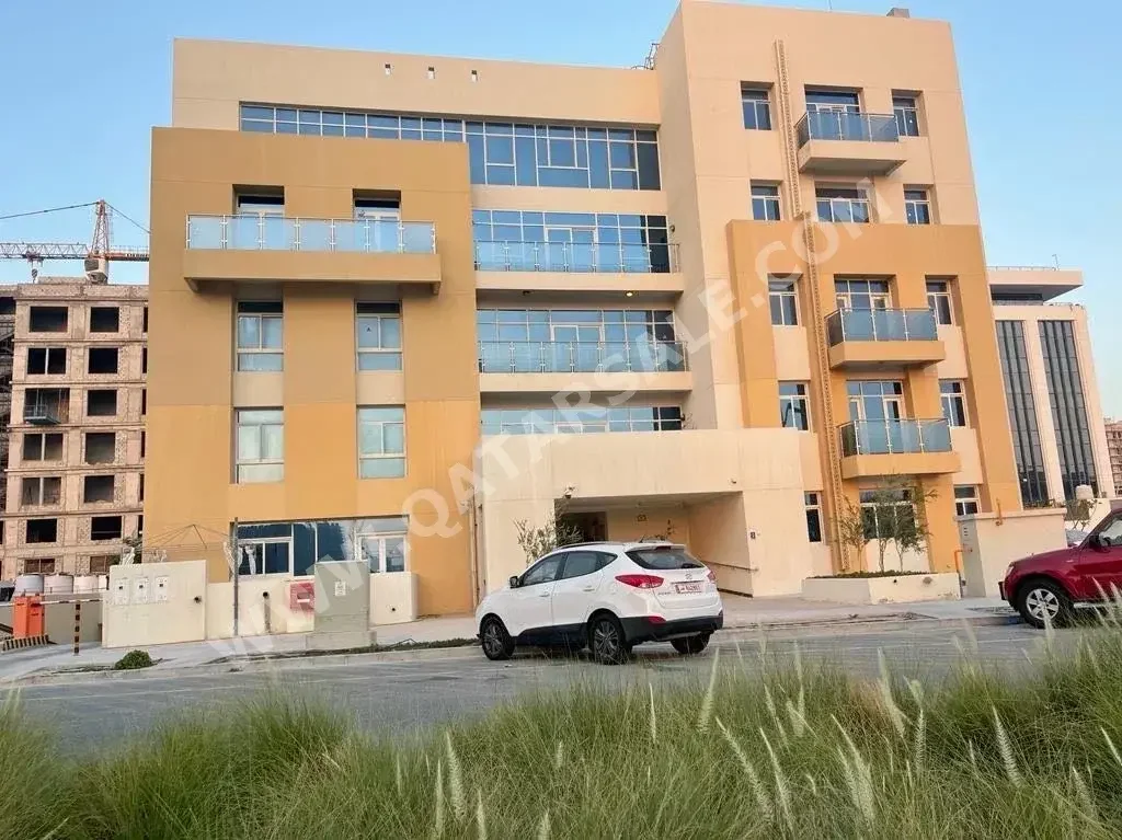 2 Bedrooms Apartment For Rent in Lusail Fox Hills