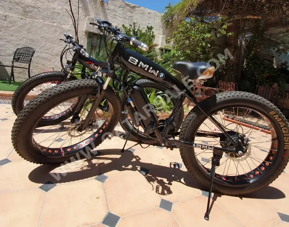 Hybrid Bicycle  X-Large (21-22 inch)  Black