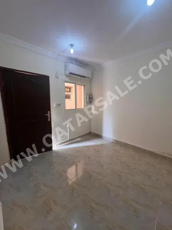 1 Bedrooms Studio For Rent in Al Rayyan Ain Khaled