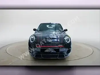  Mini  Cooper  JCW  2020  Automatic  33,000 Km  4 Cylinder  Front Wheel Drive (FWD)  Convertible  Black  With Warranty