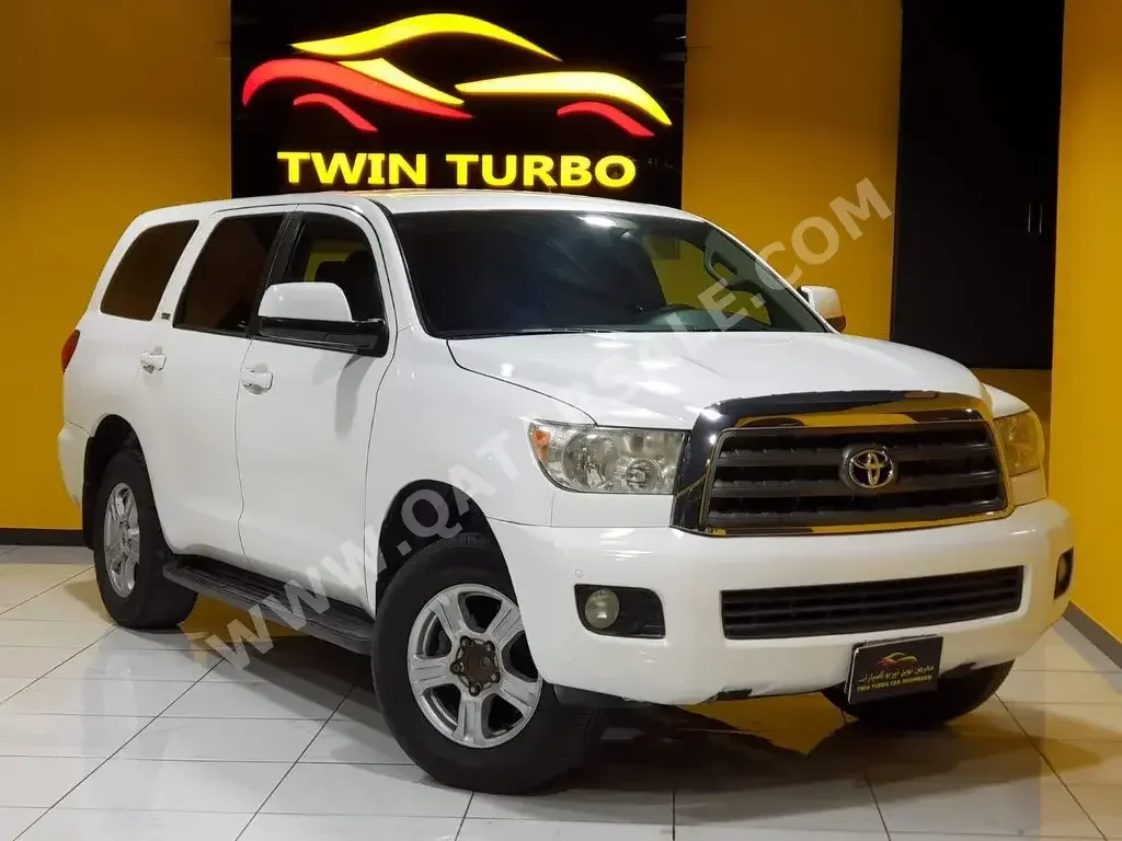 Toyota  Sequoia  SR5  2012  Automatic  500,000 Km  8 Cylinder  Four Wheel Drive (4WD)  SUV  White