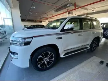 Toyota  Land Cruiser  GXR- Grand Touring  2021  Automatic  0 Km  6 Cylinder  Four Wheel Drive (4WD)  SUV  White  With Warranty