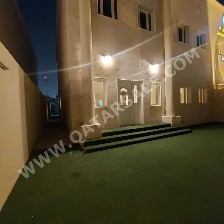 Service  - Not Furnished  - Doha  - Al Kharatiyat  - 7 Bedrooms