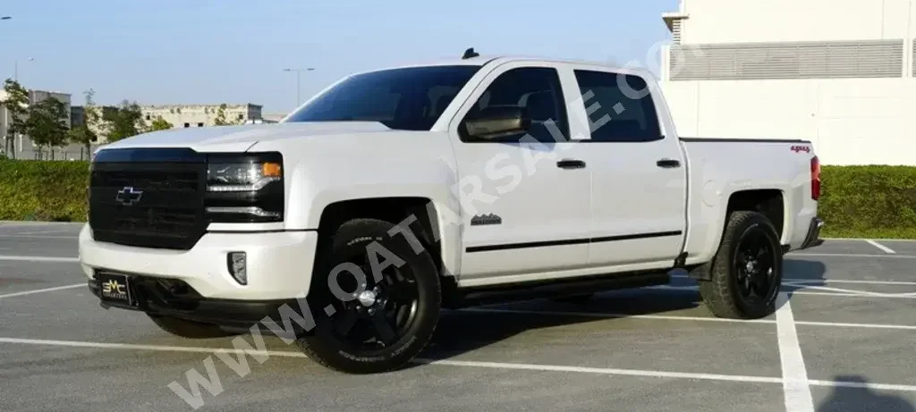 Chevrolet  Silverado  High Country  2018  Automatic  48,000 Km  8 Cylinder  Four Wheel Drive (4WD)  Pick Up  White