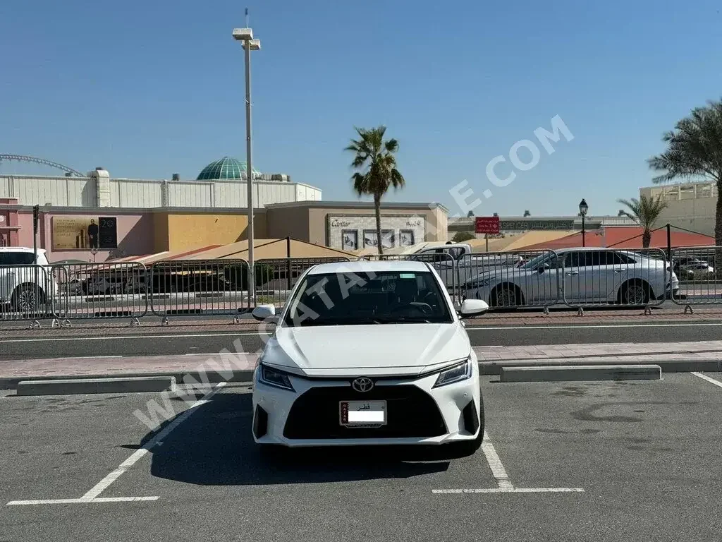 Toyota  Yaris  Sedan  White  2024