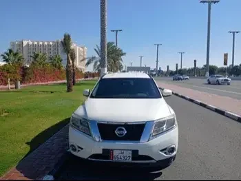  Nissan  Pathfinder  2014  Automatic  207,000 Km  6 Cylinder  Four Wheel Drive (4WD)  SUV  White  With Warranty