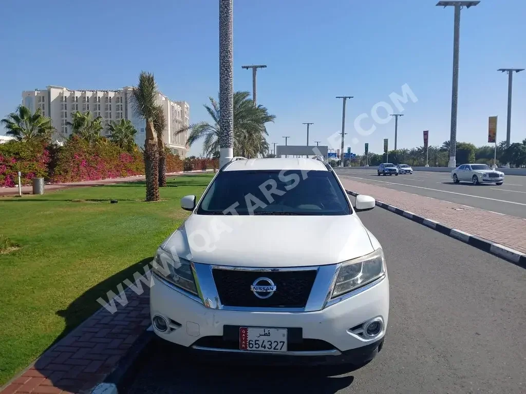  Nissan  Pathfinder  2014  Automatic  207,000 Km  6 Cylinder  Four Wheel Drive (4WD)  SUV  White  With Warranty