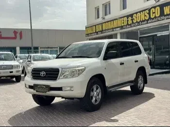 Toyota  Land Cruiser  G  2010  Automatic  327,000 Km  6 Cylinder  Four Wheel Drive (4WD)  SUV  White
