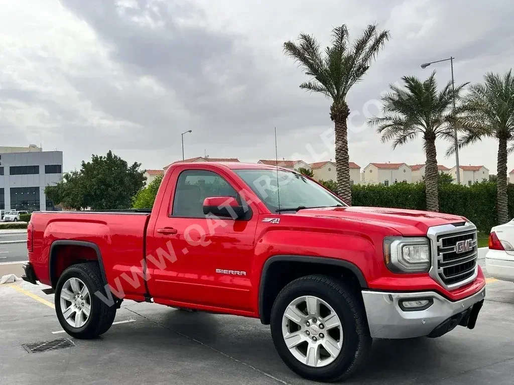 GMC  Sierra  SLE  2018  Automatic  224,000 Km  8 Cylinder  Four Wheel Drive (4WD)  Pick Up  Red  With Warranty