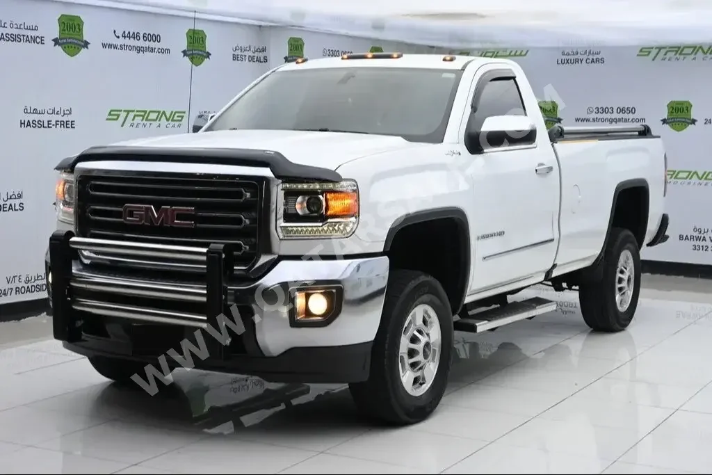 GMC  Sierra  2500 HD  2018  Automatic  43,000 Km  8 Cylinder  Four Wheel Drive (4WD)  Pick Up  White