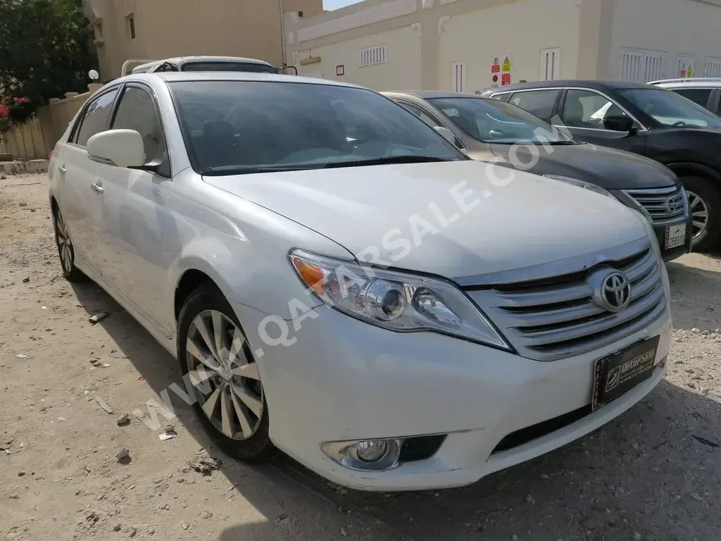 Toyota  Avalon  Limited  2012  Automatic  160,000 Km  6 Cylinder  Front Wheel Drive (FWD)  Sedan  White