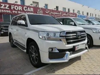 Toyota  Land Cruiser  VXR- Grand Touring S  2020  Automatic  73,000 Km  8 Cylinder  Four Wheel Drive (4WD)  SUV  White