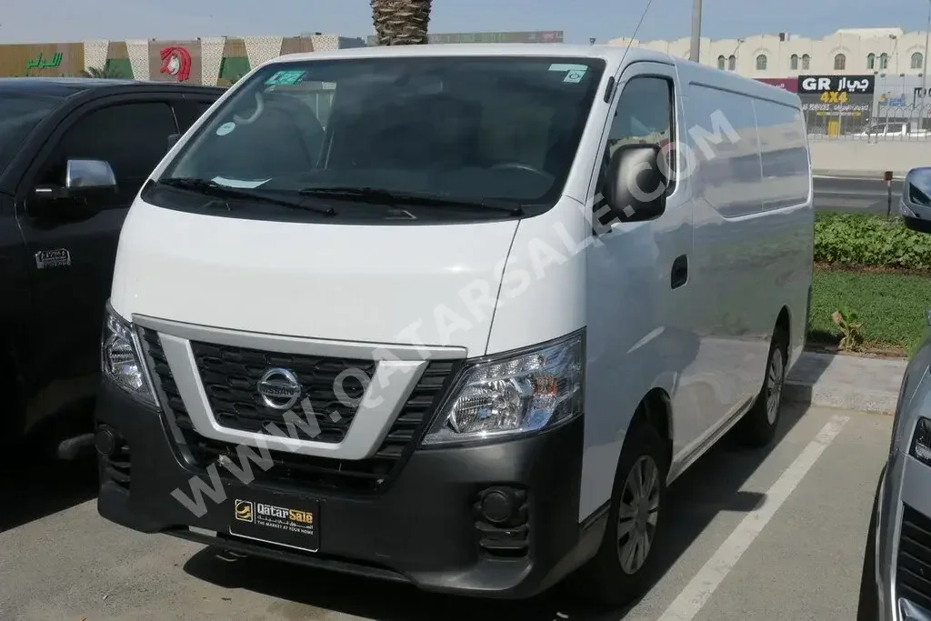 Nissan  Urvan  2022  Manual  25,000 Km  4 Cylinder  Front Wheel Drive (FWD)  Van / Bus  White  With Warranty