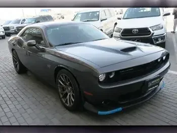 Dodge  Challenger  SRT  2017  Automatic  70,000 Km  8 Cylinder  Rear Wheel Drive (RWD)  Coupe / Sport  Gray