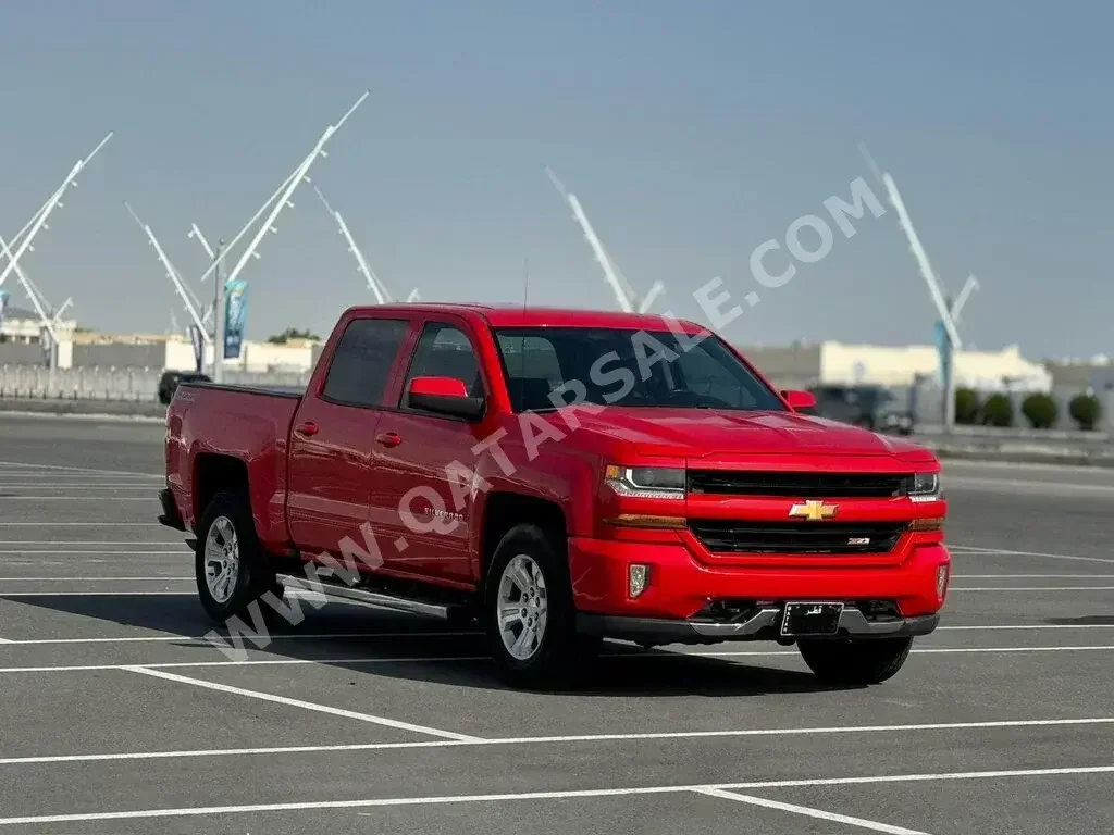 Chevrolet  Silverado  LT  2017  Automatic  165,000 Km  8 Cylinder  Four Wheel Drive (4WD)  Pick Up  Red