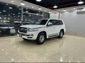 Toyota  Land Cruiser  GXR  2019  Automatic  200,000 Km  8 Cylinder  Four Wheel Drive (4WD)  SUV  White