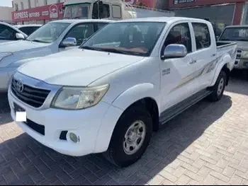 Toyota  Hilux  2012  Manual  196,000 Km  4 Cylinder  Four Wheel Drive (4WD)  Pick Up  White