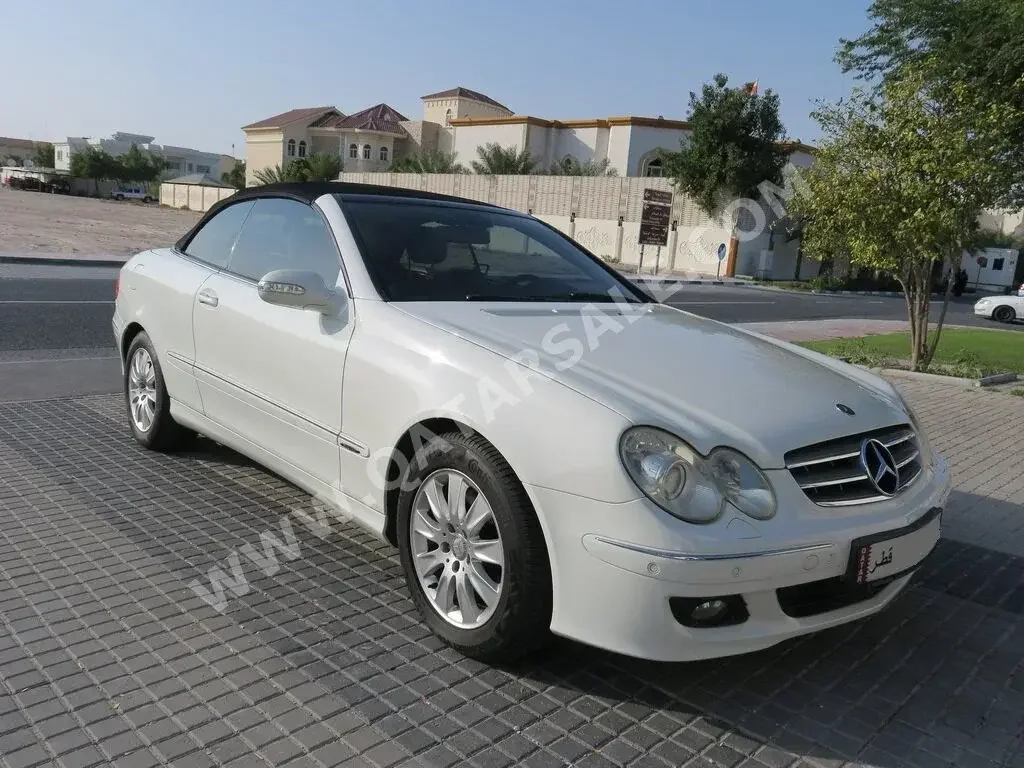 Mercedes-Benz  CLK  200  2008  Automatic  56,000 Km  4 Cylinder  Rear Wheel Drive (RWD)  Convertible  White