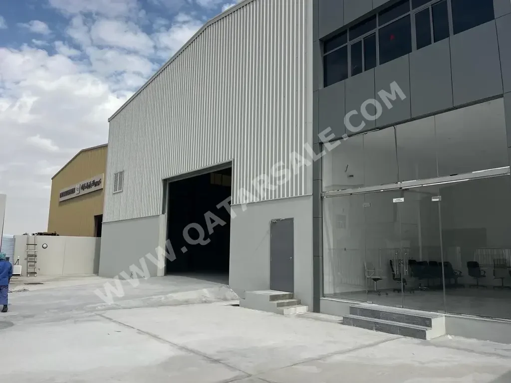 Warehouses & Stores Al Wakrah  Barkit Al Awamer Area Size: 540 Square Meter