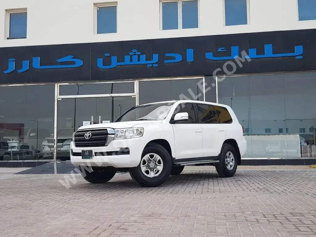 Toyota  Land Cruiser  G  2011  Automatic  447,000 Km  6 Cylinder  Four Wheel Drive (4WD)  SUV  White