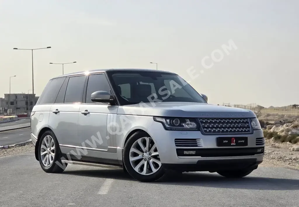  Land Rover  Range Rover  Vogue  2016  Automatic  173,000 Km  8 Cylinder  Four Wheel Drive (4WD)  SUV  Silver  With Warranty