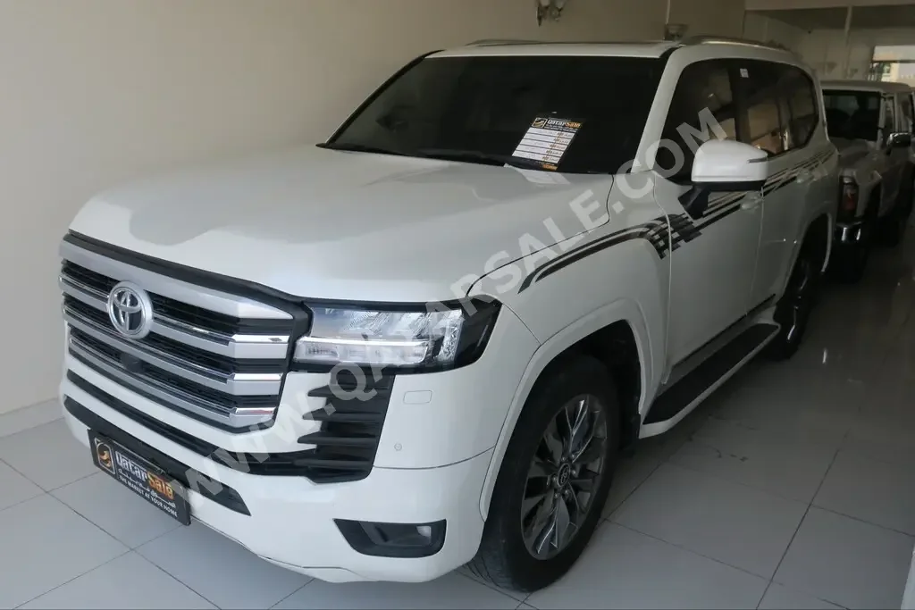 Toyota  Land Cruiser  GXR Twin Turbo  2022  Automatic  73,000 Km  6 Cylinder  Four Wheel Drive (4WD)  SUV  White  With Warranty