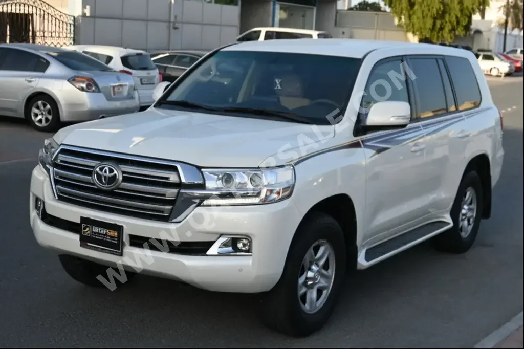 Toyota  Land Cruiser  GXR  2018  Automatic  138,000 Km  6 Cylinder  Four Wheel Drive (4WD)  SUV  Pearl
