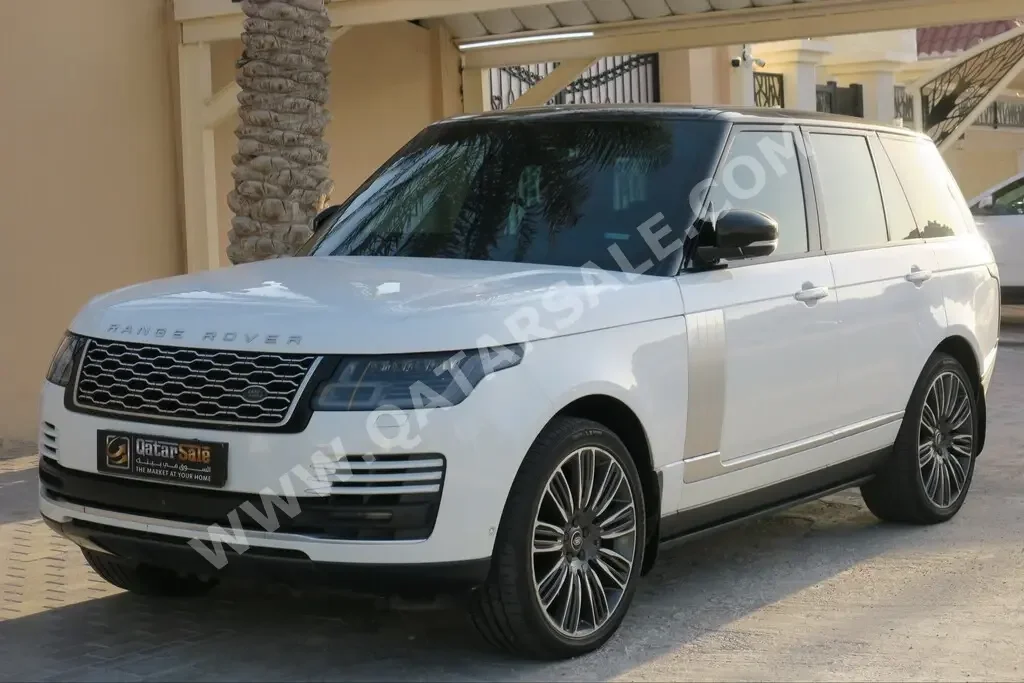  Land Rover  Range Rover  Vogue SE Super charged  2018  Automatic  133,000 Km  8 Cylinder  Four Wheel Drive (4WD)  SUV  White  With Warranty