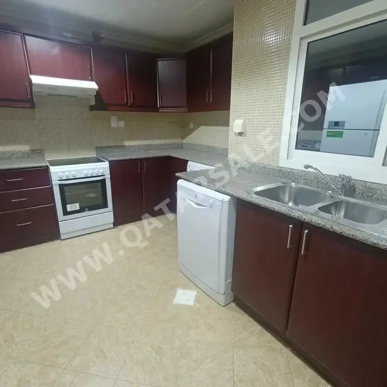 2 Bedrooms Apartment For Rent in Doha Al Sadd