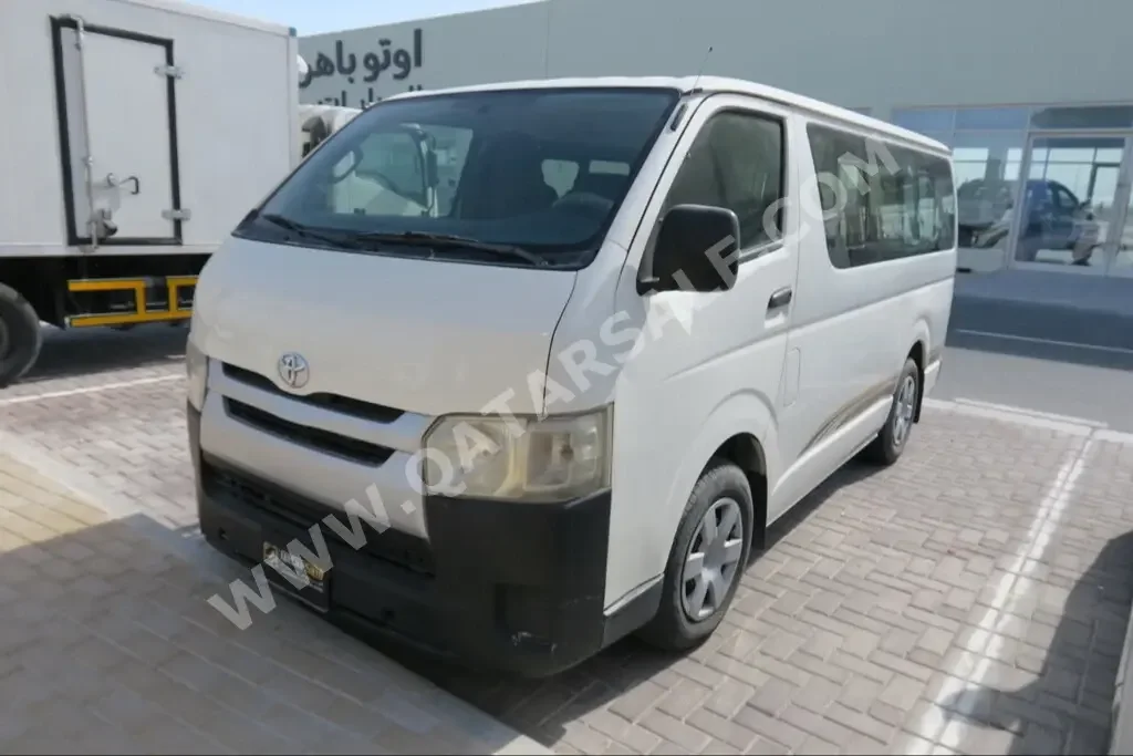 Toyota  Hiace  2014  Manual  230,000 Km  4 Cylinder  Rear Wheel Drive (RWD)  Van / Bus  White