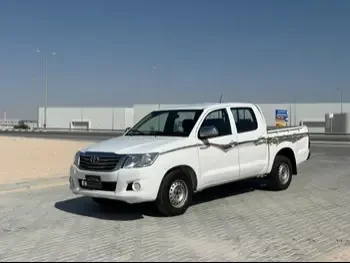 Toyota  Hilux  SR5  2015  Manual  584,000 Km  4 Cylinder  Four Wheel Drive (4WD)  Pick Up  White