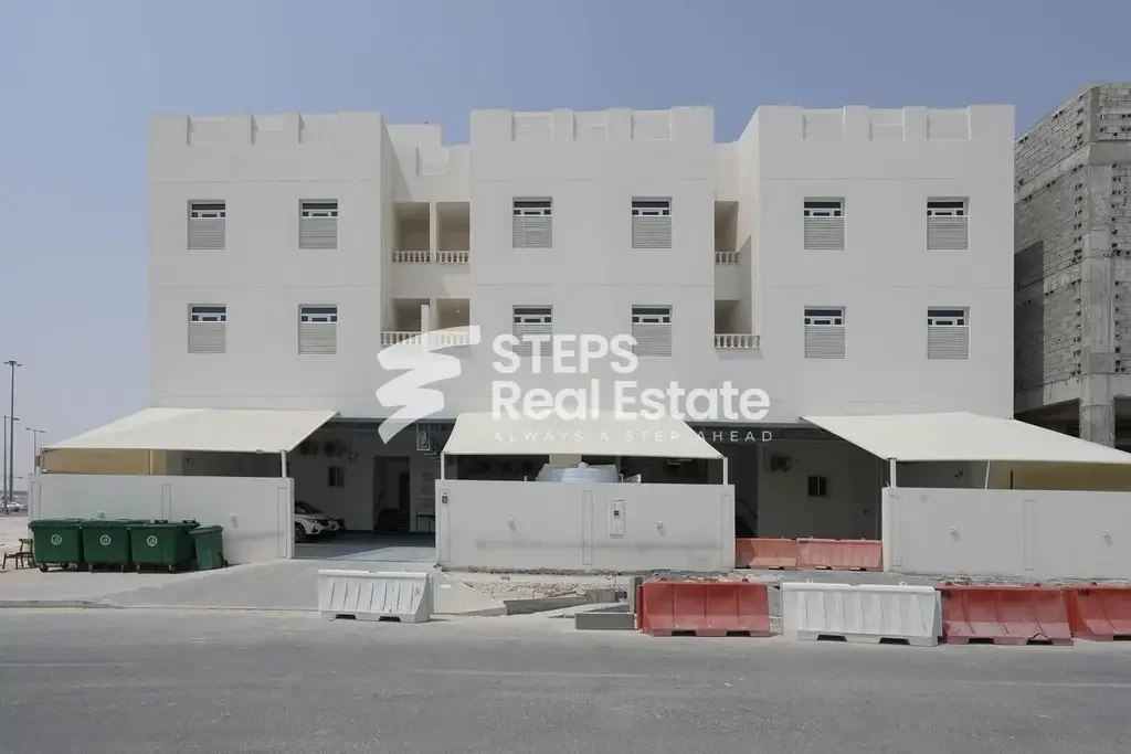 Buildings, Towers & Compounds Labour building  Umm Salal  Umm Salal Ali  For Rent