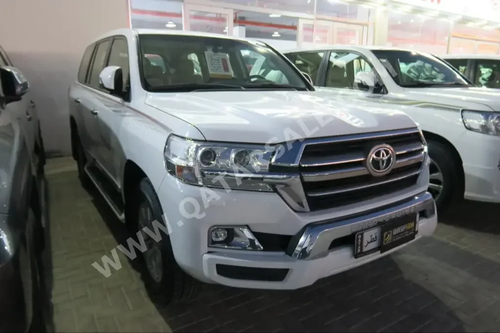  Toyota  Land Cruiser  GXR  2019  Automatic  41,000 Km  8 Cylinder  Four Wheel Drive (4WD)  SUV  White  With Warranty