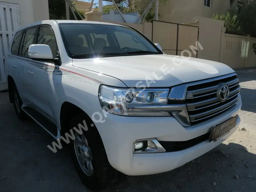 Toyota  Land Cruiser  GXR  2019  Automatic  241,000 Km  6 Cylinder  Four Wheel Drive (4WD)  SUV  White