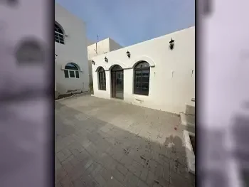 سكن عائلي  غير مفروشة  الدوحة  المعمورة  6 غرف نوم