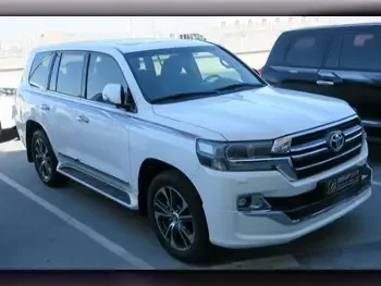 Toyota  Land Cruiser  GXR- Grand Touring  2020  Automatic  33,000 Km  8 Cylinder  Four Wheel Drive (4WD)  SUV  White