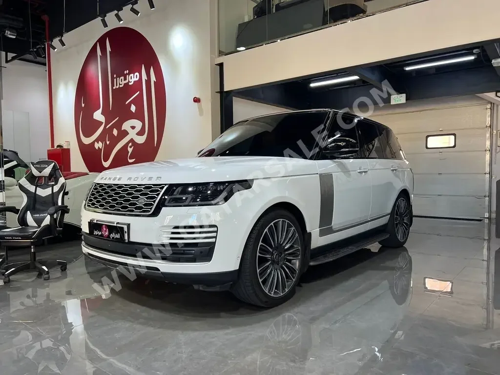 Land Rover  Range Rover  Vogue  2019  Automatic  64,000 Km  8 Cylinder  Four Wheel Drive (4WD)  SUV  White  With Warranty