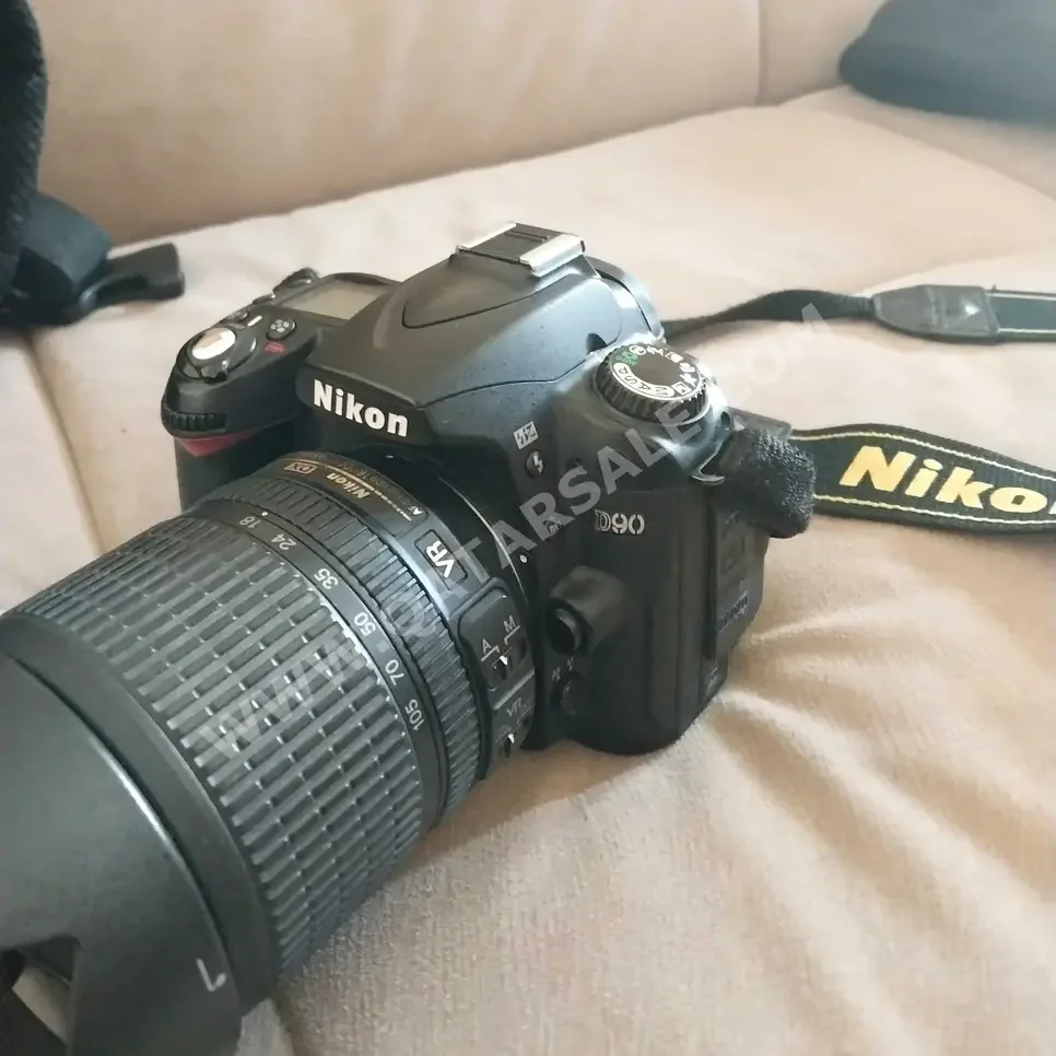 Digital Cameras Nikon  D90 CMOS  14 MP  FHD 1080p
