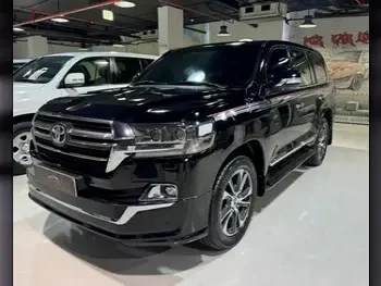 Toyota  Land Cruiser  GXR- Grand Touring  2020  Automatic  174,000 Km  8 Cylinder  Four Wheel Drive (4WD)  SUV  Black