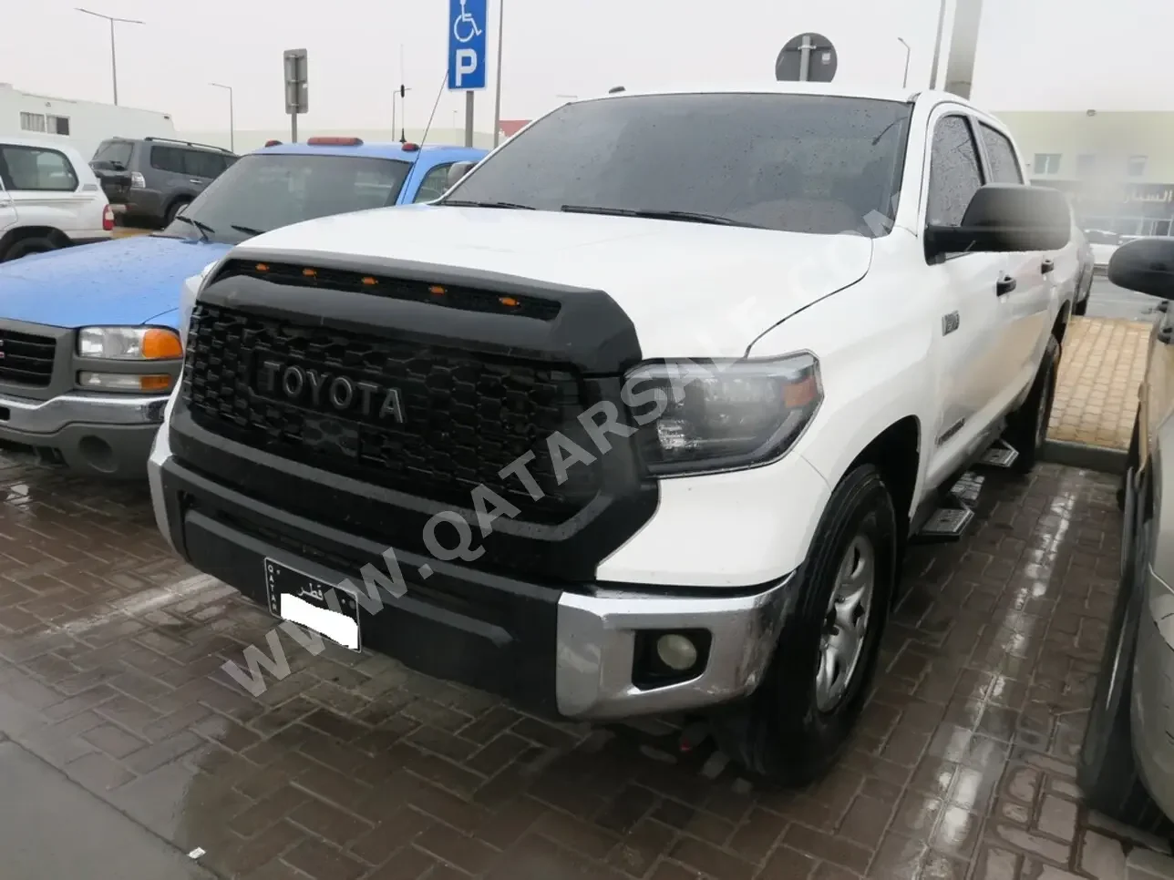 Toyota  Tundra  TRD  2016  Automatic  102,000 Km  8 Cylinder  Four Wheel Drive (4WD)  Pick Up  White