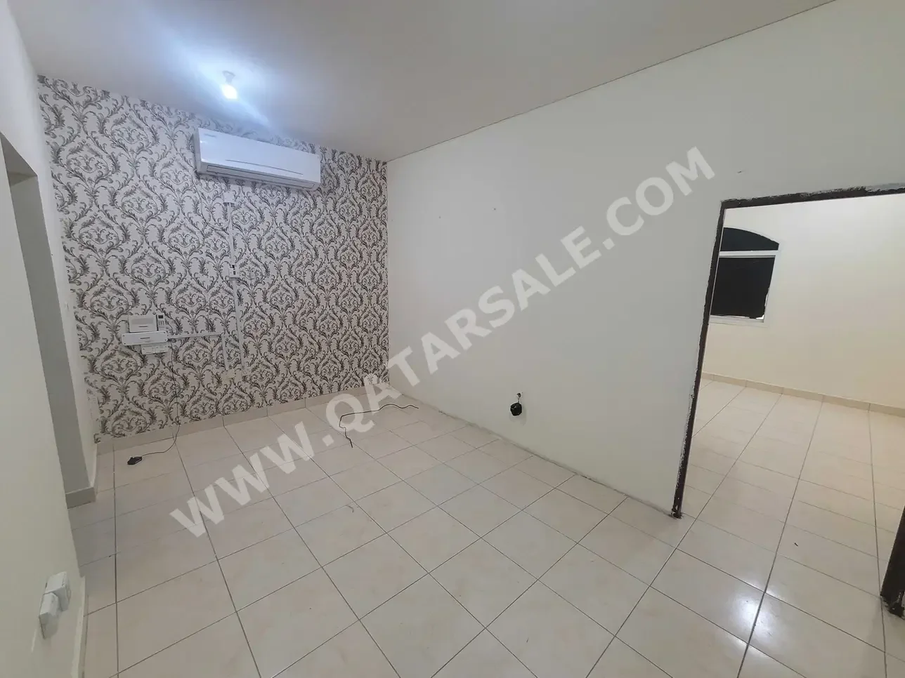 1 Bedrooms  Apartment  For Rent  Al Rayyan -  Umm Al Seneem  Not Furnished