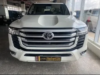 Toyota  Land Cruiser  GXR Twin Turbo  2023  Automatic  9,000 Km  6 Cylinder  Four Wheel Drive (4WD)  SUV  White  With Warranty