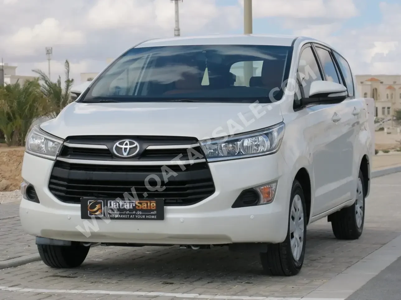 Toyota  Innova  2017  Automatic  71,000 Km  4 Cylinder  Front Wheel Drive (FWD)  Van / Bus  Pearl