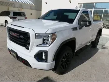  GMC  Sierra  AT4  2022  Automatic  13,000 Km  8 Cylinder  Four Wheel Drive (4WD)  Pick Up  White  With Warranty