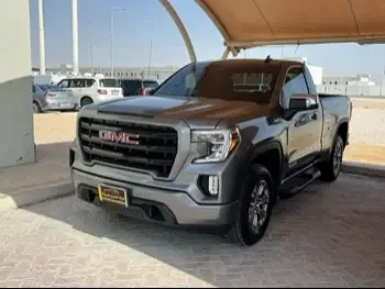 GMC  Sierra  Elevation  2022  Automatic  36,000 Km  8 Cylinder  Four Wheel Drive (4WD)  Pick Up  Silver  With Warranty