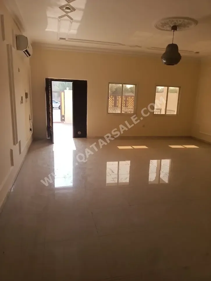 Family Residential  Not Furnished  Al Rayyan  Izghawa  4 Bedrooms