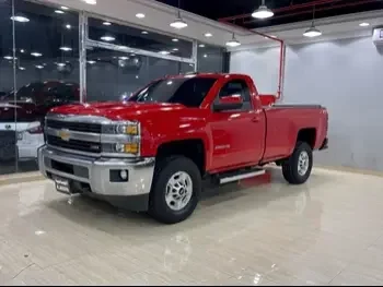 Chevrolet  Silverado  2500 HD  2017  Automatic  205,000 Km  8 Cylinder  Four Wheel Drive (4WD)  Pick Up  Red