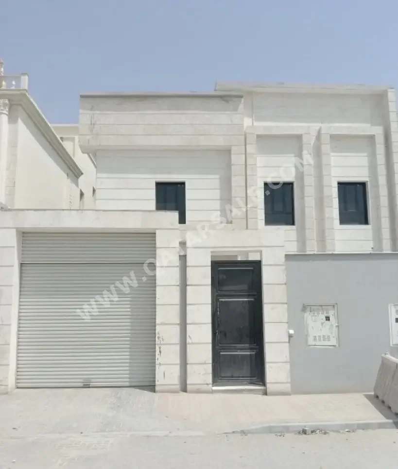 1 Bedrooms  Studio  For Rent  in Umm Salal -  Umm Al Amad  Fully Furnished