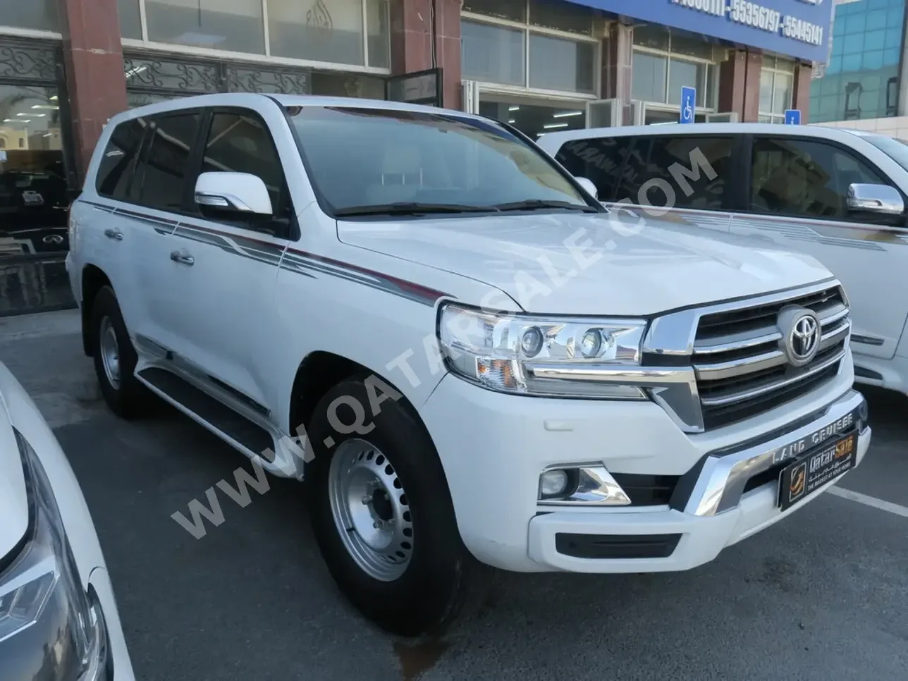 Toyota  Land Cruiser  GXR  2020  Automatic  104,000 Km  8 Cylinder  Four Wheel Drive (4WD)  SUV  White
