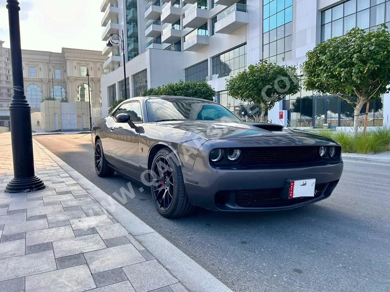 Dodge  Challenger  SRT-8  2013  Automatic  145,000 Km  8 Cylinder  Rear Wheel Drive (RWD)  Coupe / Sport  Gray